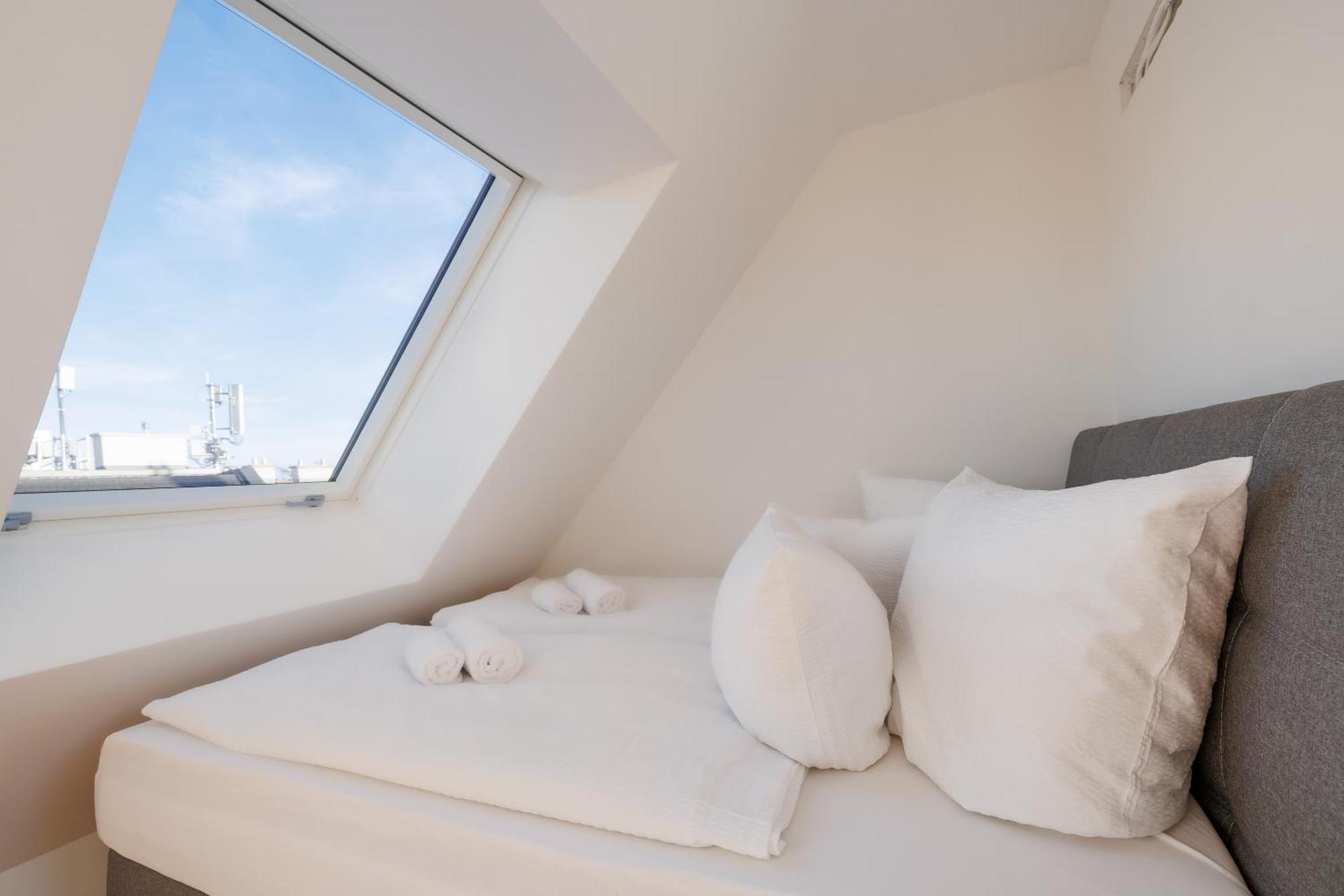 Symphony Apartments 40 - Modern Loft With Terrace And Grill In Central Location Відень Екстер'єр фото