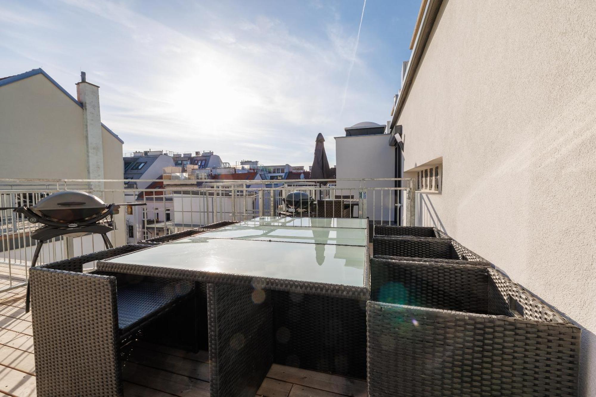 Symphony Apartments 40 - Modern Loft With Terrace And Grill In Central Location Відень Екстер'єр фото