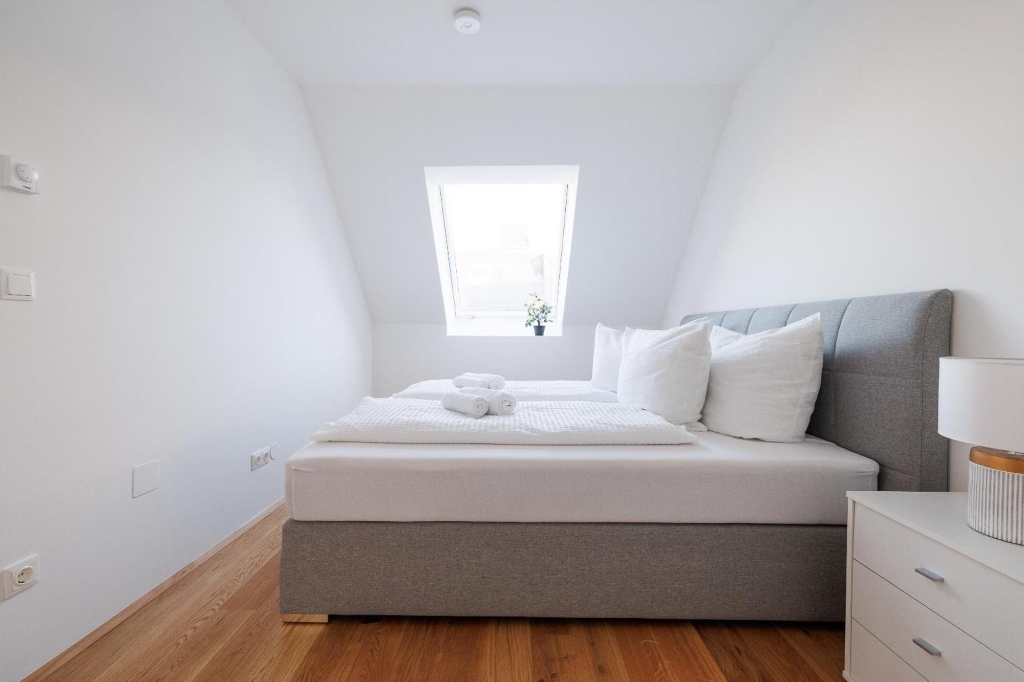 Symphony Apartments 40 - Modern Loft With Terrace And Grill In Central Location Відень Екстер'єр фото