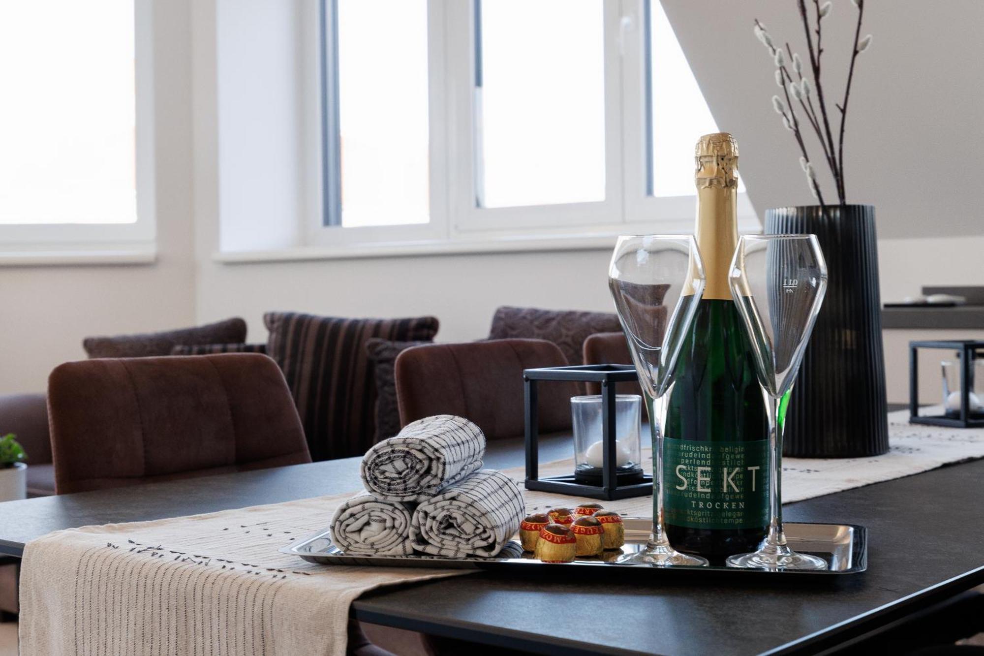 Symphony Apartments 40 - Modern Loft With Terrace And Grill In Central Location Відень Екстер'єр фото